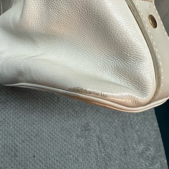 🤍🤍Lovely off white Yves Saint Laurent YSL Leather handbag - Picture 2 of 12